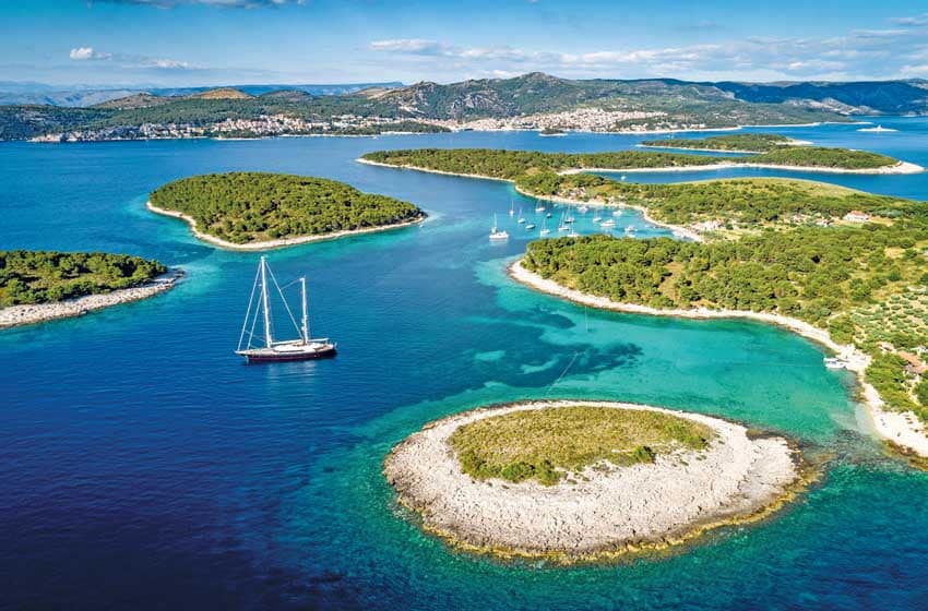 20240628-Croazia-Isola-di-Paklinski-Hvar_AdobeStock_362358000