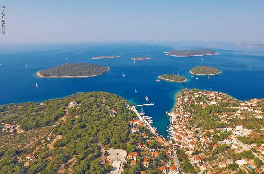 Veduta aerea sulle Isole Čiovo, Solta, Maslinica, Drvenik Veli