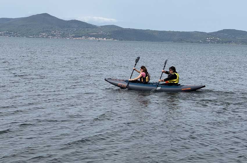 Canoa gonfiabile Neon D-375 di JBay.Zone al lago di Bracciano