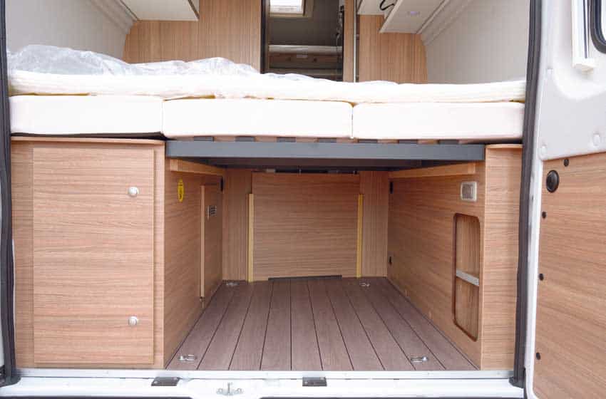 Weinsberg Carabus 600 MQH Edition [Fire] vano gavone