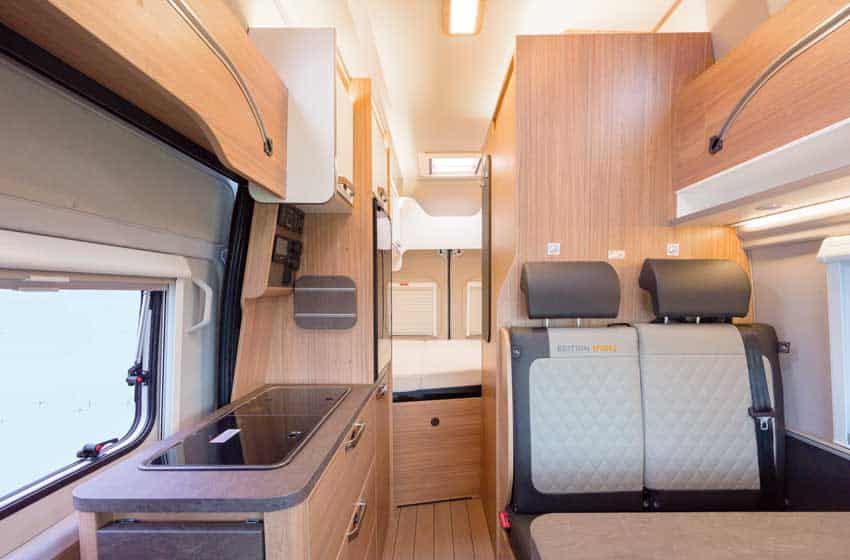 vista interna Weinsberg Carabus 600 MQH Edition [Fire]