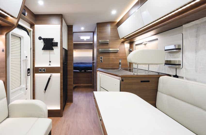 Rapido 896F interno