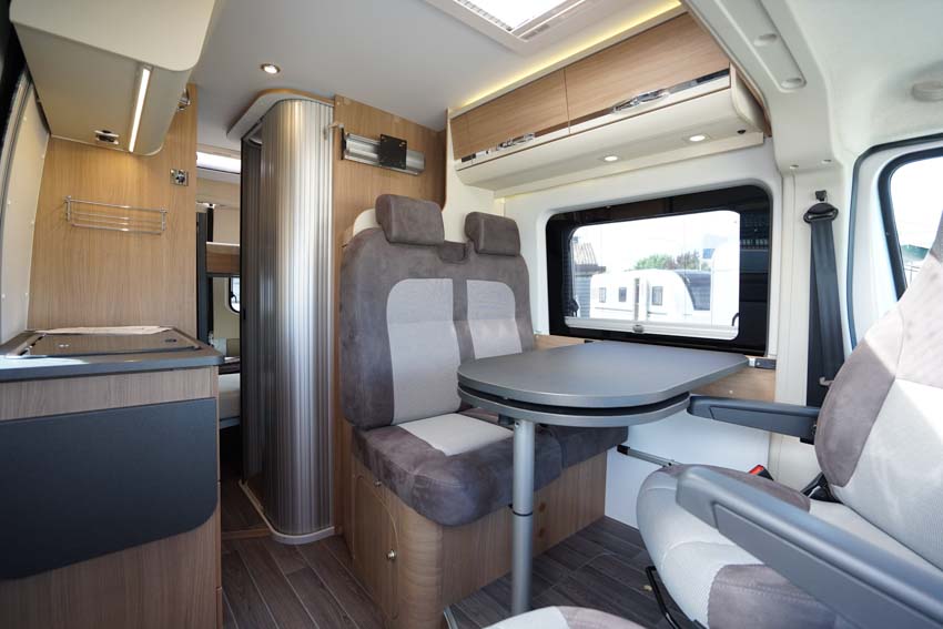 Adria Twin 600 SPT Family vista interna