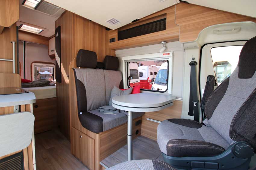 Vista nterna Weinsberg CaraBus 601 DQ