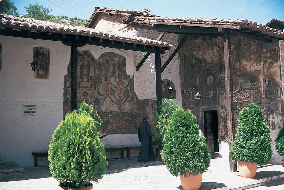 il millenario monastero Panagia Mavrotissa
