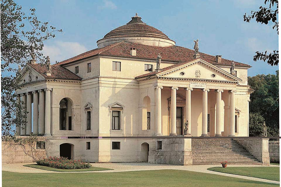 La celebre Villa Capra Valmarana, situata nelle vicinanze della città