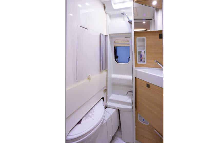 toilette XL 1000 Malibu Van Comfort GT Skyview 640 LE