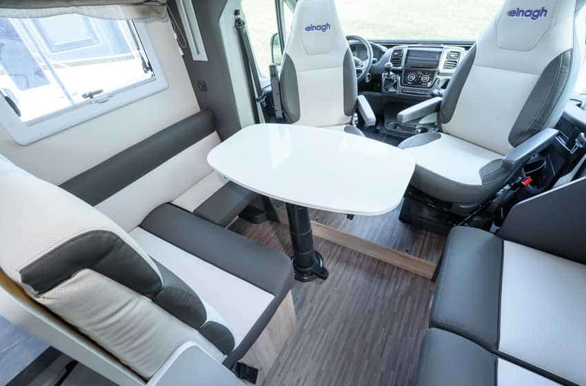 Elnagh T-Loft 450 living anteriore