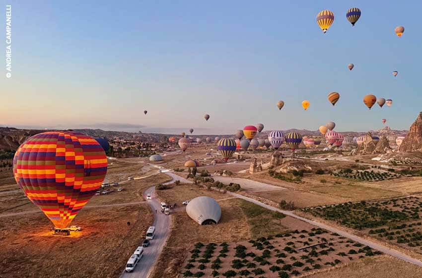 Goreme mongolfiere alba