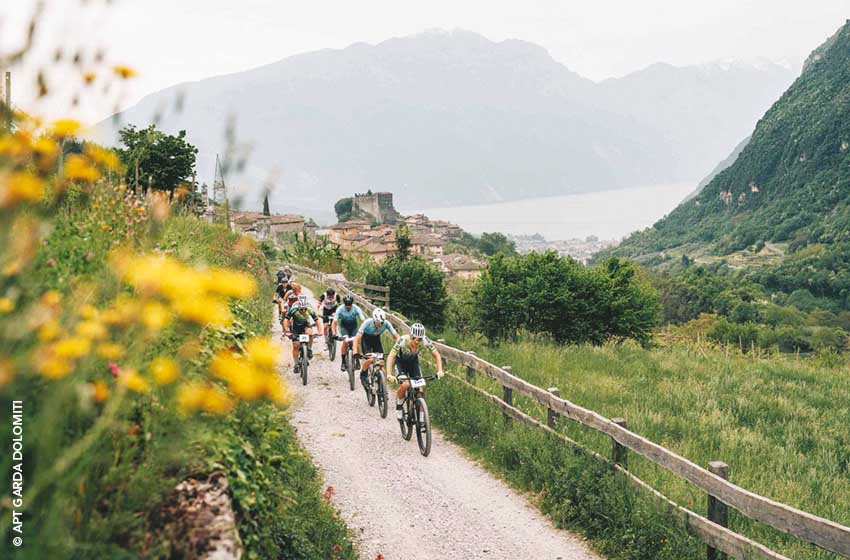 Trentino-Garda-Pista ciclabile Valle dei Laghi-Ph. APT Garda Dolomiti