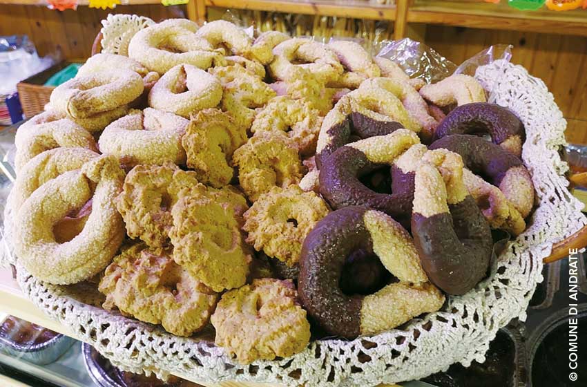 Piemonte, Andrate TO): paste di meliga e torcetti, specialità del Canavese da mettere nella cambusa del camper