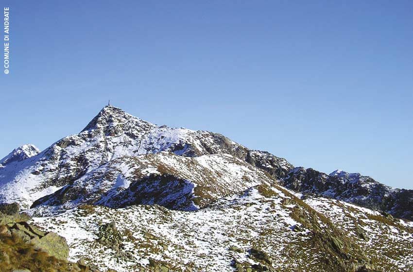 Piemonte, Andrate (TO). Il Mombarone dalla Torretta-Ph. Comune di Andrate