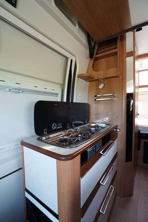 Dreamer Select Camper Van XL cucina