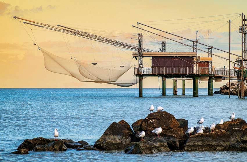Comacchio-Casoni-da-pesca-con-reti