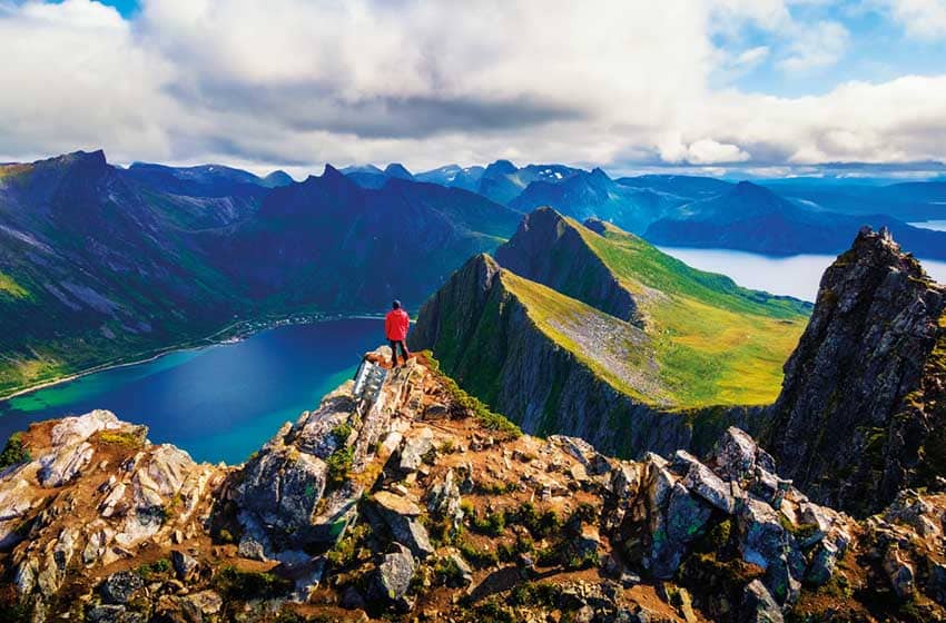 Norvegia: il monte Husfjellet a Senja