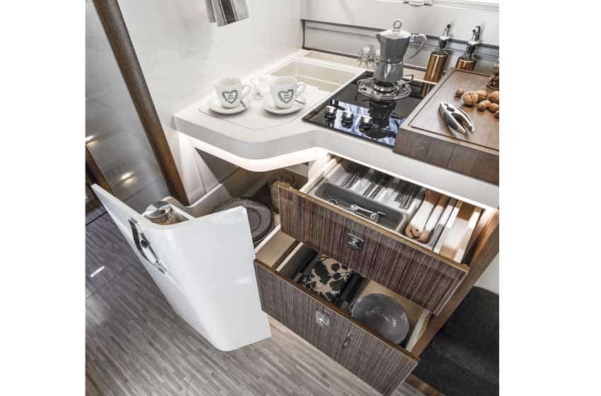 motorhome Mobilvetta K-Yacht Tekno Line 86zona cucina