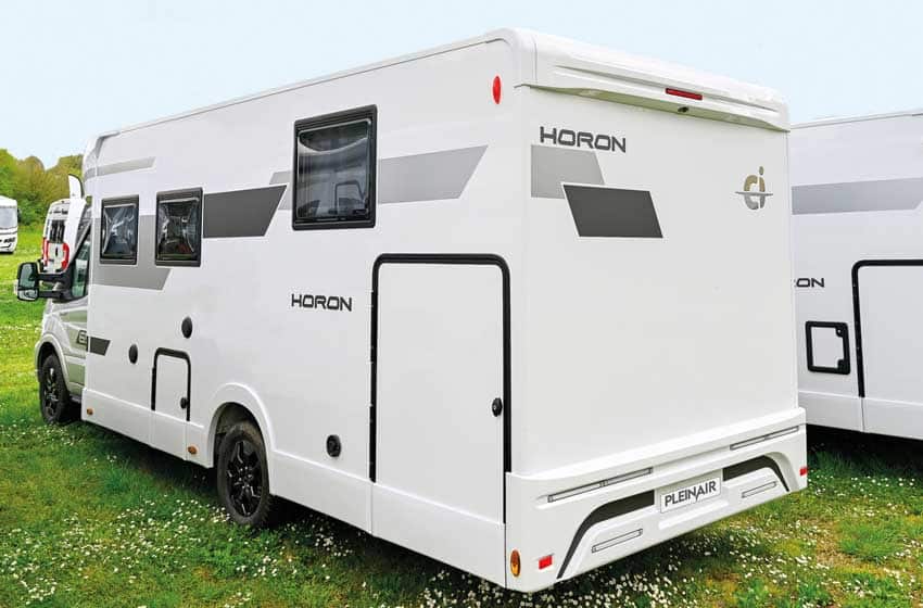 semintegrale CI Horon 65 XT vista posteriore