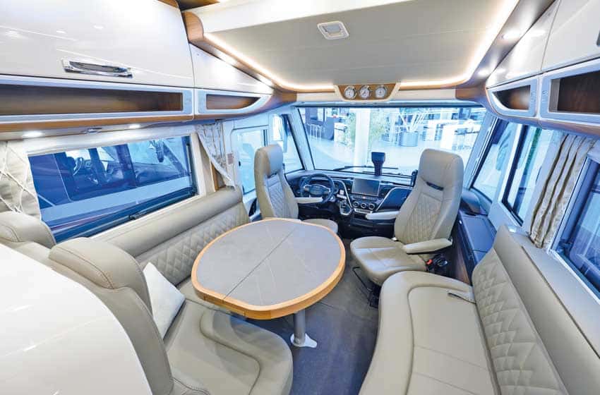 Living del Motorhome Carthago Chic S-Plus I 64 XL QB