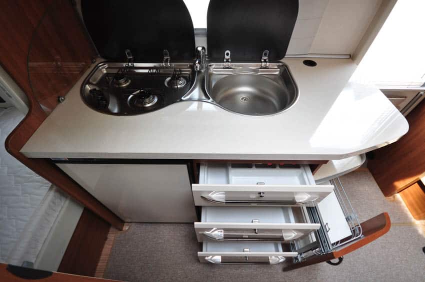 caravan usata Hobby Excellent 455 UF cucina a bordo