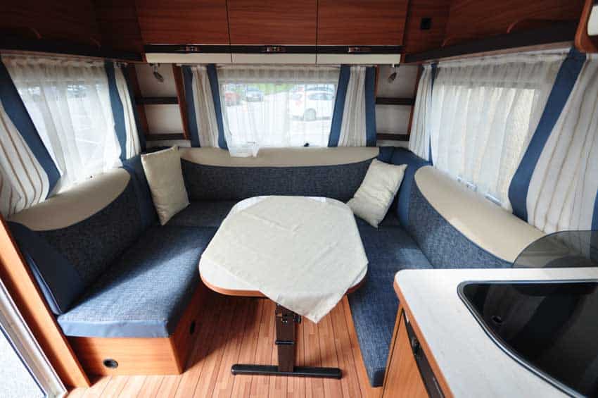 Winsberg Caraone 450 FU caravan usata per la coppia living