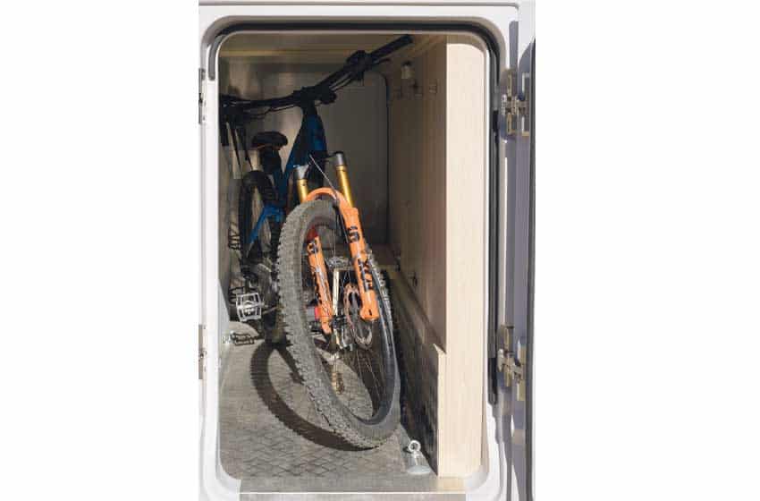 Gavone per bici Camper monoscocca vetroresina Atlantis Compact 595