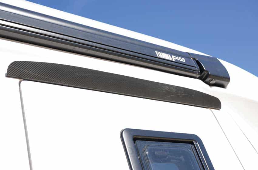 Camper monoscocca vetroresina Atlantis Compact 595 veranda e gocciolatoio