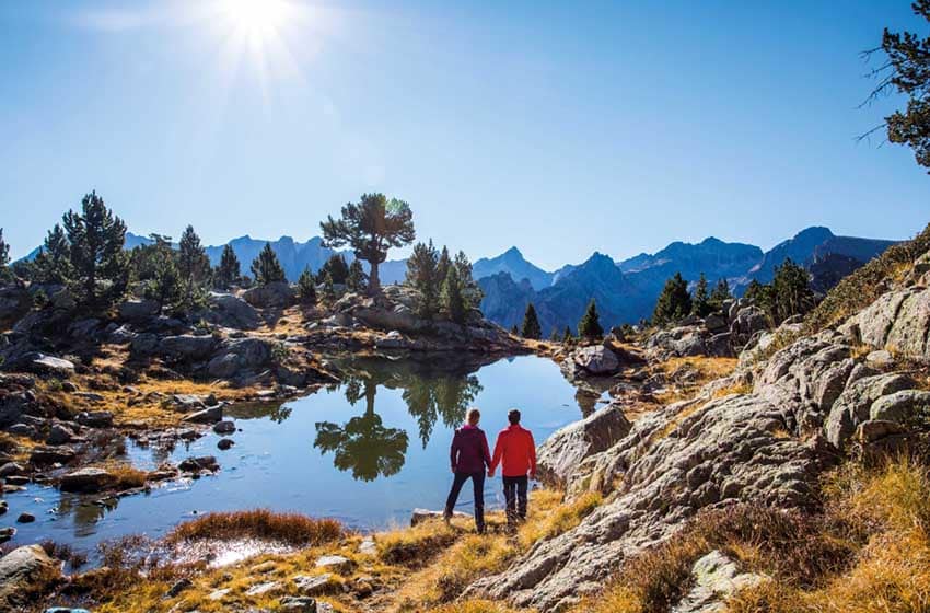 Spagna-Pirenei catalani-Parco Nazionale di Aiguestortes-Escursionisti