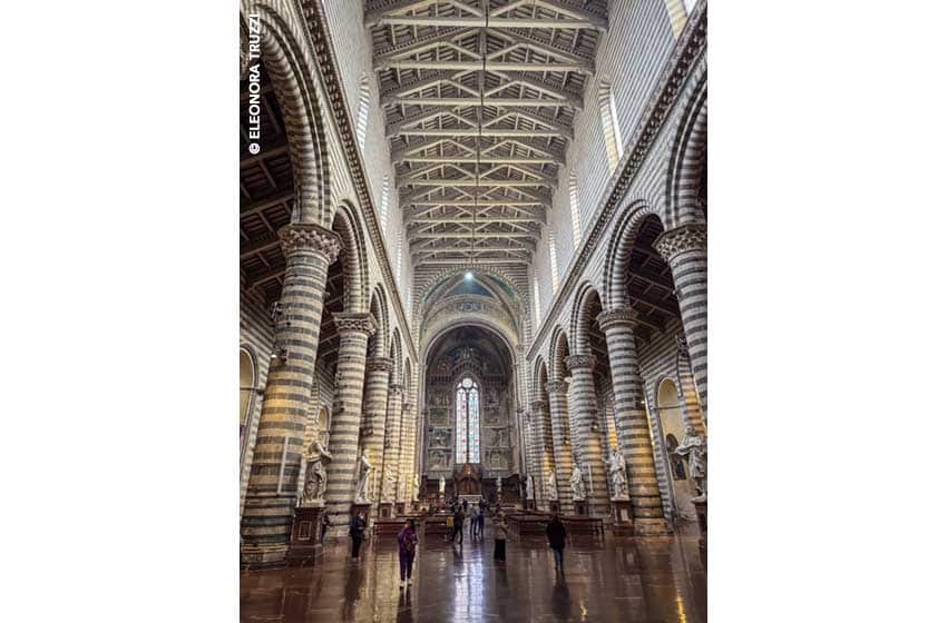 Interno duomo di Orvieto