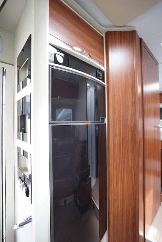 Adria Matrix 670 SL Usato frigorifero a colonna