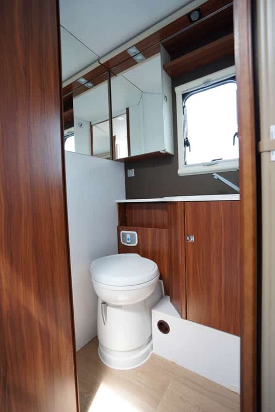 toilette Adria Matrix 670 SL Usato
