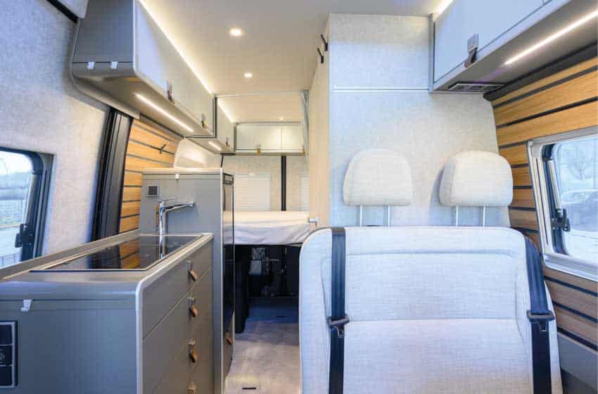 interni di Hymer Grand Canyon S Xperience 600 Van compatto su Mercedes