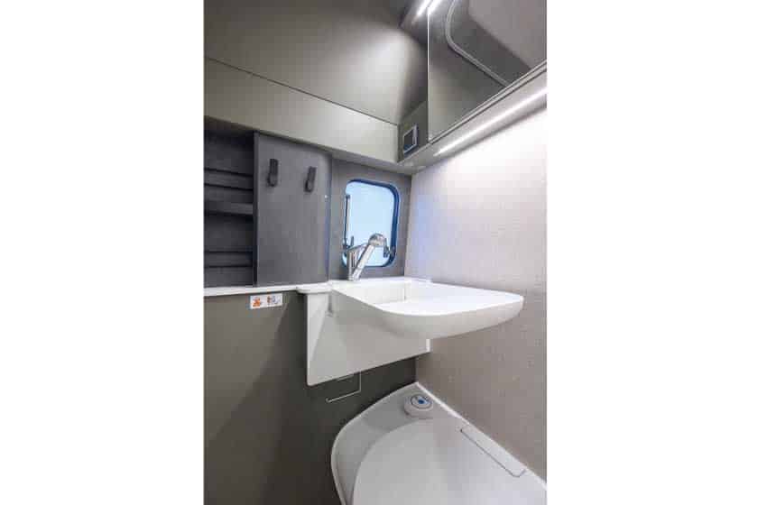 toilette Hymer Grand Canyon S Xperience 600 Van compatto su Mercedes