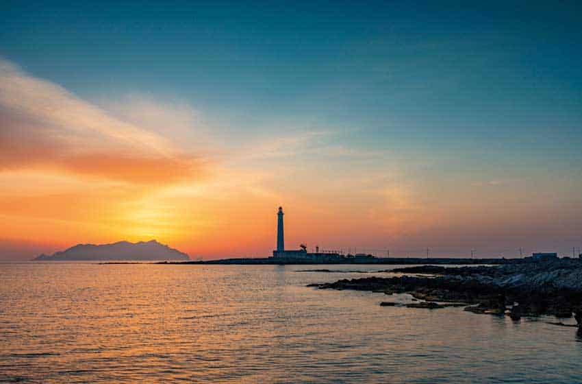 Sicilia-Favignana-Faro di Punta Sottile-tramonto
