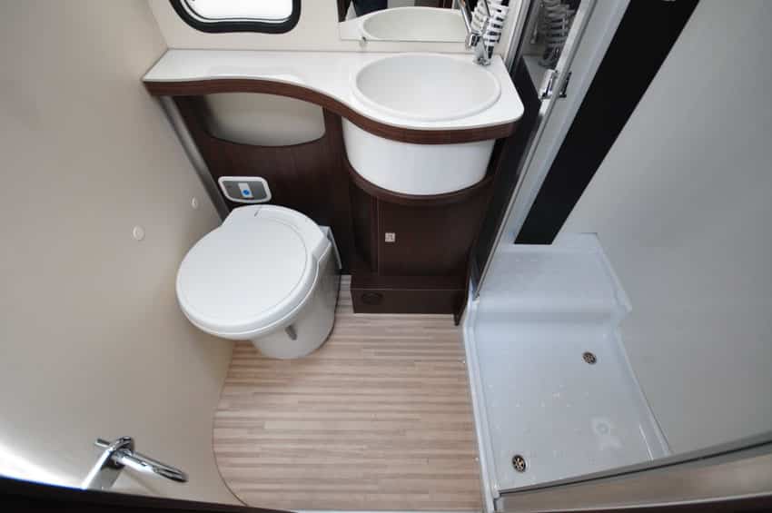 toilette Semintegrale compatto Benimar Tessoro 413 usato 