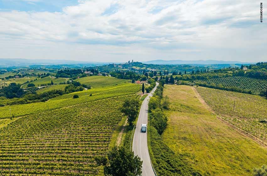 Toscana-San Gimignano-Camper American-credit Edoardo Boni