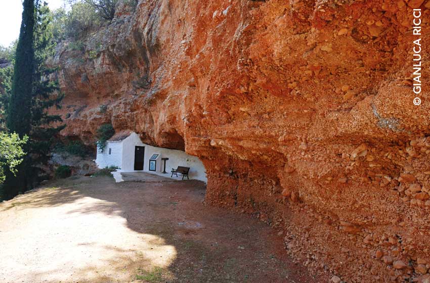 Grecia, Argolide, la chiesetta rupestre di San Giorgio a Didyma