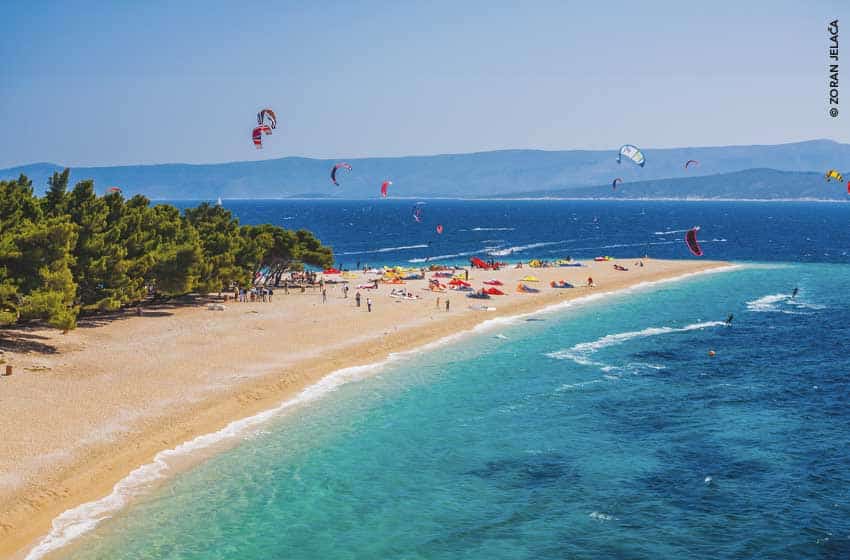 Croazia, isola di Brač, la spiaggia di Zlatni Rat
