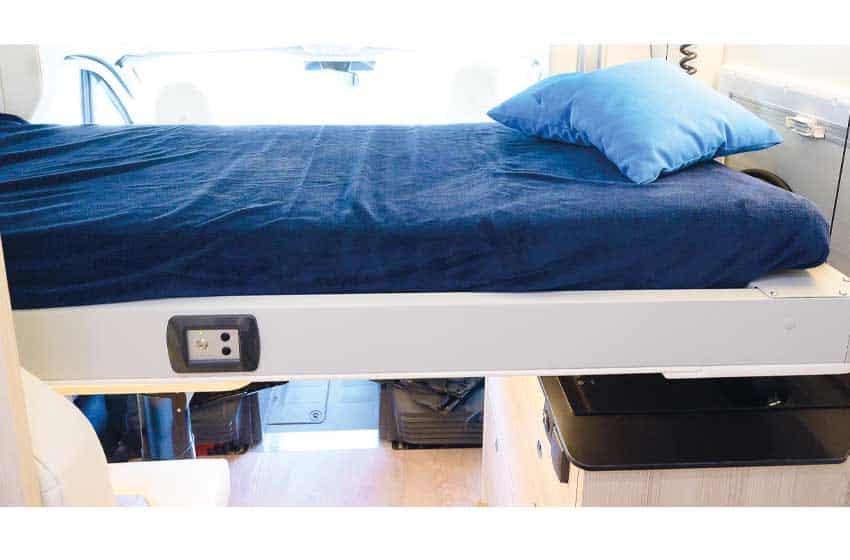 letto anteriore semintegrale monoscocca Atlantis Special 645