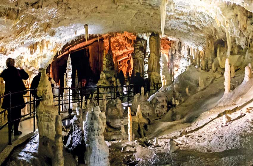 Slovenia, le grotte di Postumia