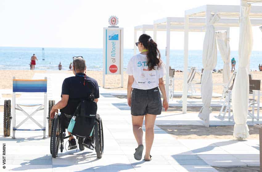 Emilia Romagna-Rimini-spiaggia libera tutti-disabile in spiaggia