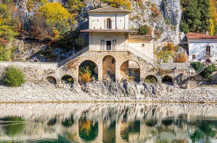 Chiesa della Madonna sul Lago Lago-di-Scanno