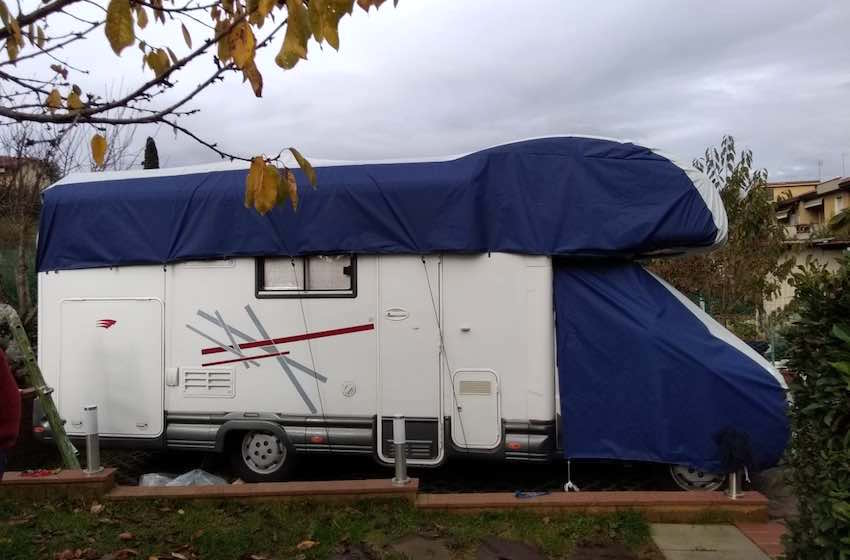 camper all'aperto copertura teli